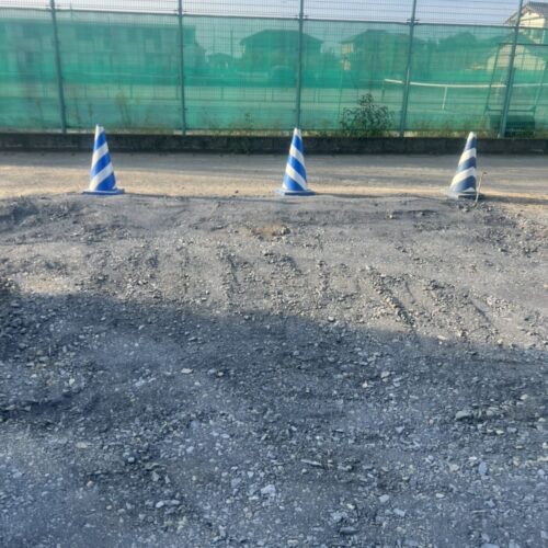 土間の砕石敷きです。