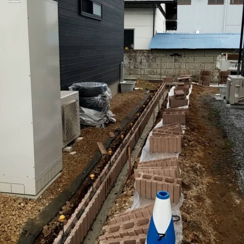 ブロック一段積みです。