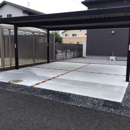 駐車場のコンクリート養生が完了となりました。お車を入れて駐車場をご使用ください。