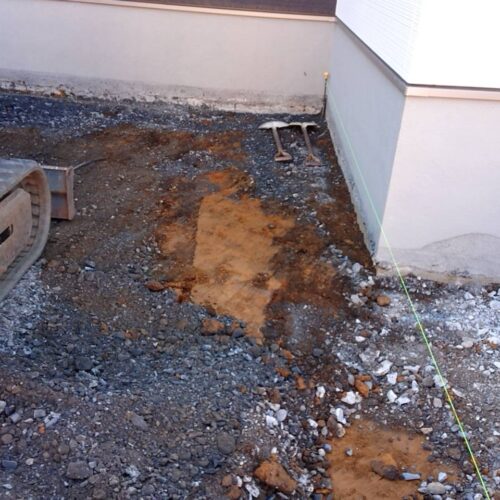 駐車場の掘削です。