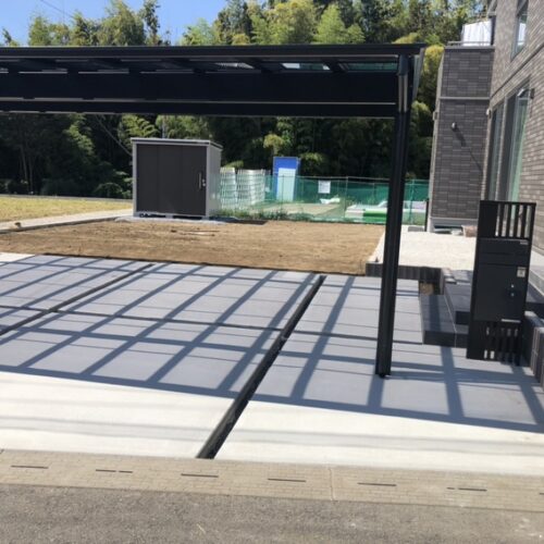 お庭の整地作業となります。