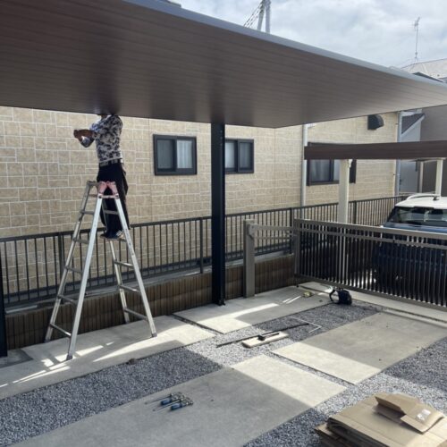 カーポート組立です。 カーポート組立です。