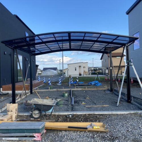 カーポート施工です。
