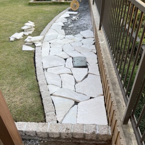 乱貼り仮並べです。