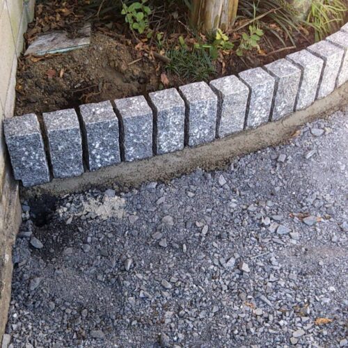 グラニート目地つめ作業です。