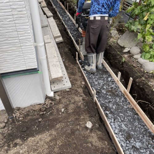 砕石転圧状況です。