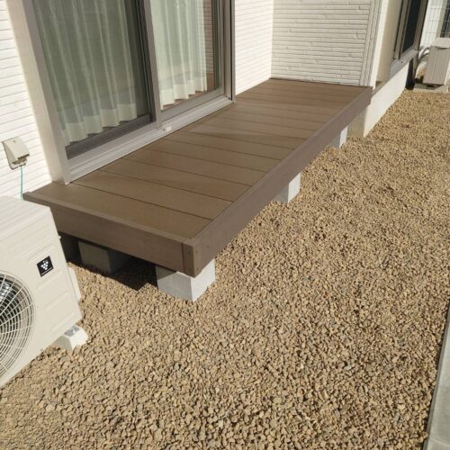 ウッドデッキの施工です。