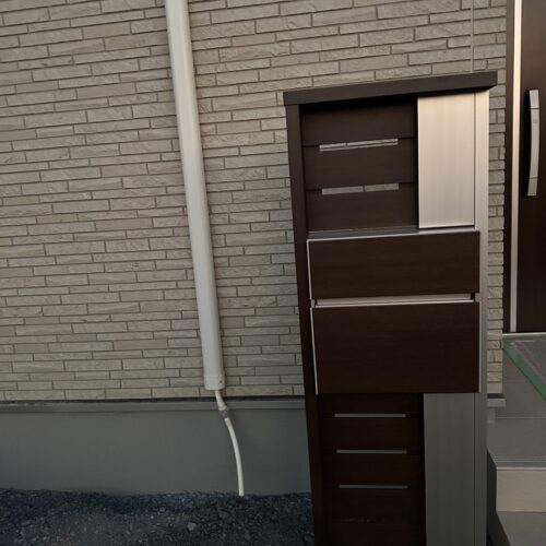 機能門柱の設置です。