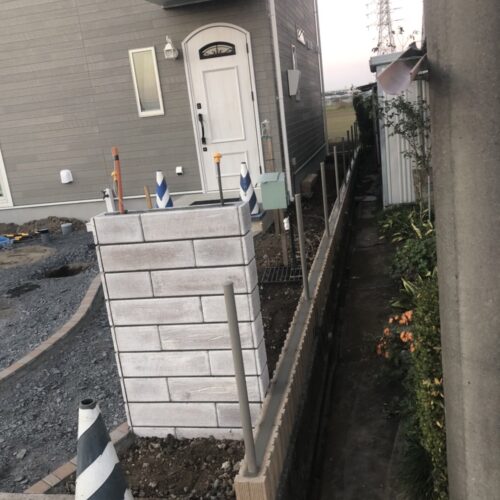 門柱ブロック積みです。