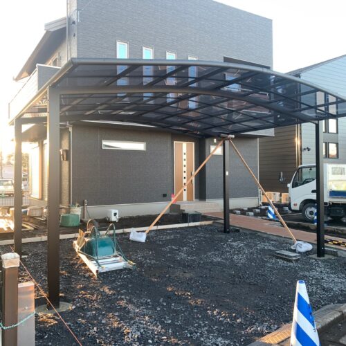 カーポート設置です。