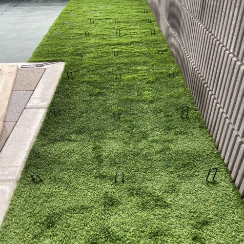 人工芝施工です。