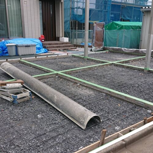 ワイヤーメッシュ養生です。