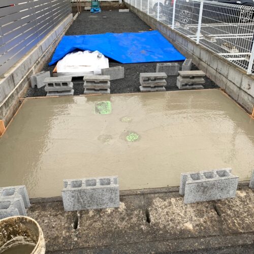 駐車場入口コンクリート打設です。