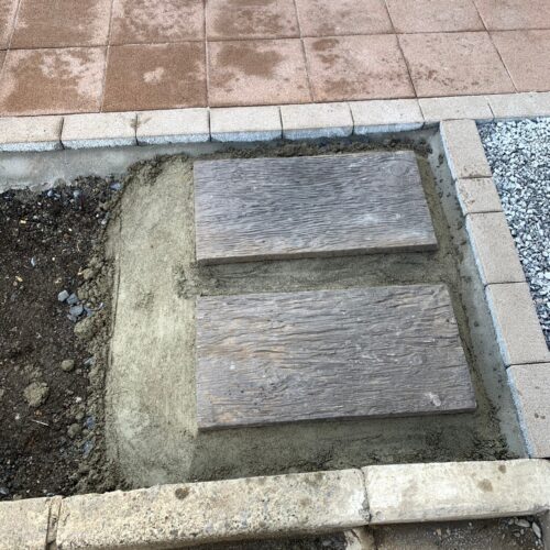 本日より工事着工となります。駐車場部分の掘削作業より作業開始です。