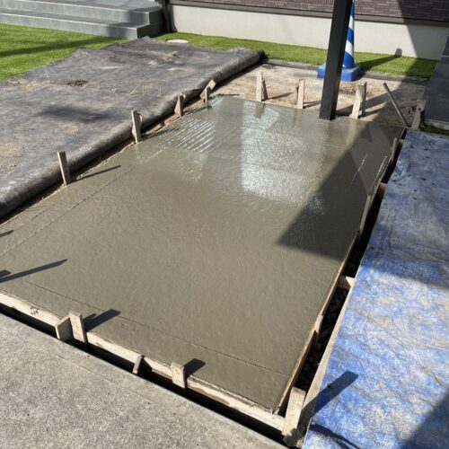 土間コンクリート打設です。