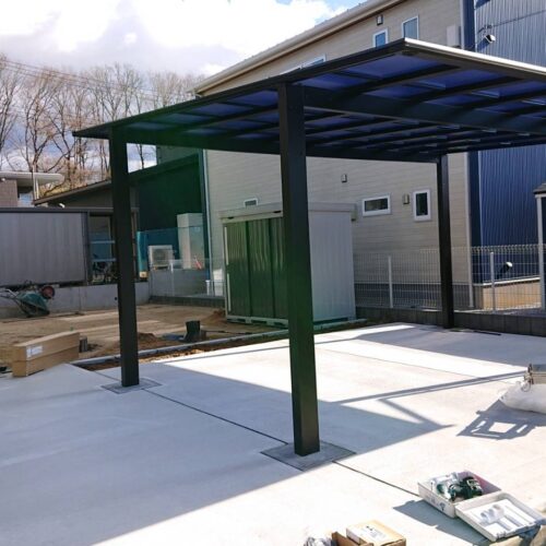 カーポートの施工です。