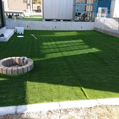 人工芝の施工です。