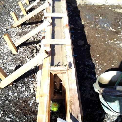 ガレージ基礎立ち上がり、コンクリート打設です。