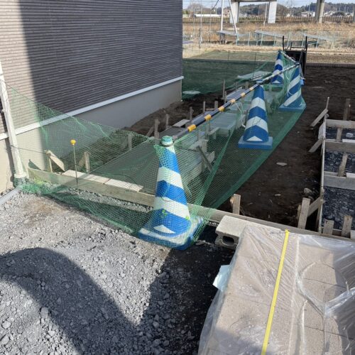 土間コンクリートネット養生です。