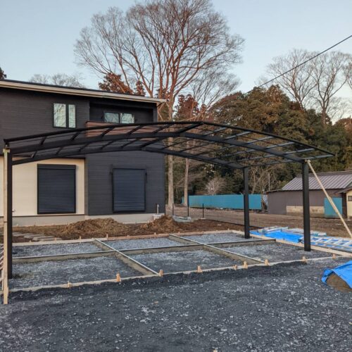 カーポートの組立です。