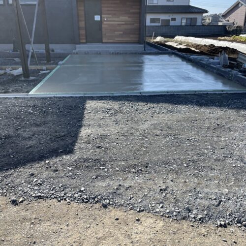 土間コンクリート打設です。