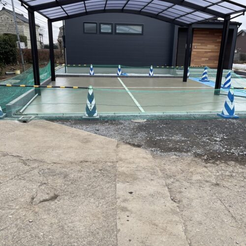 土間コンクリートネット養生です。