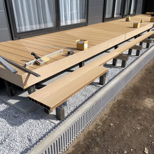 デッキステップ施工です。