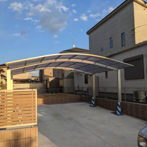 カーポート組み立てです。