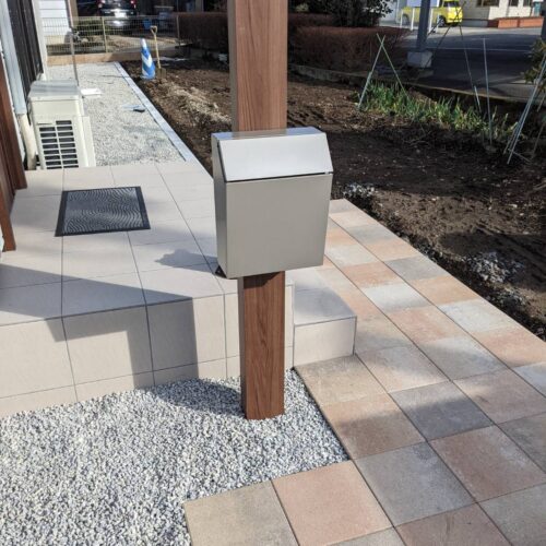 ポスト取付です。