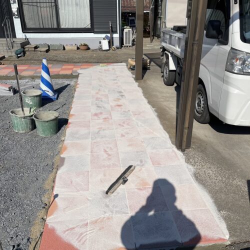 珪砂入れ作業です。