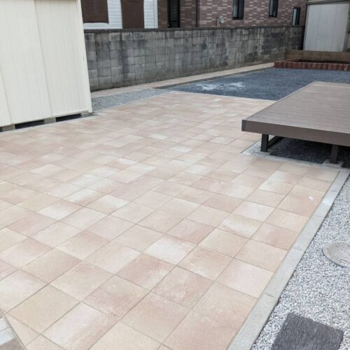 平板張り作業です。