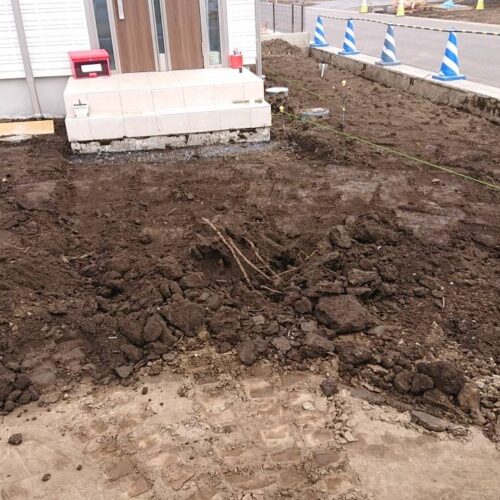 駐車場の掘削です。