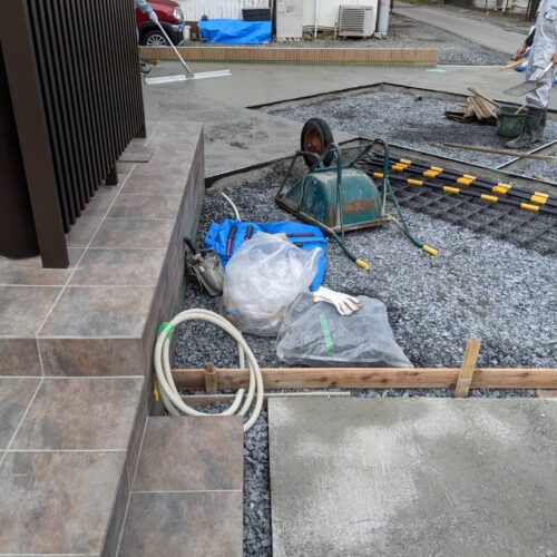 土間コンクリート打設です。