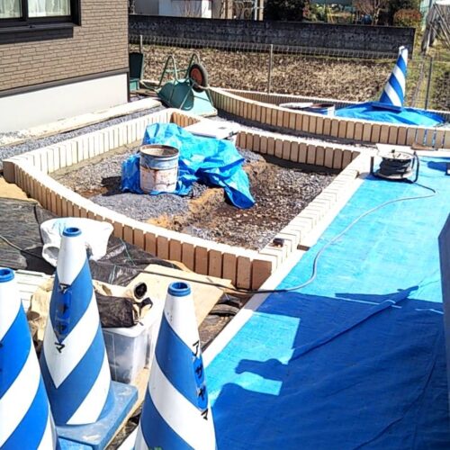 目地詰め作業です。