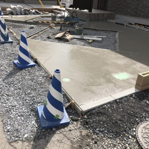 土間コンクリート打設です。