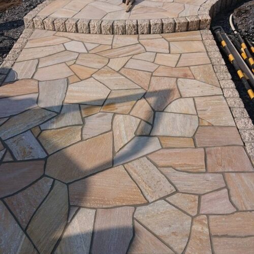 アプローチ天然石のメジ入れです。