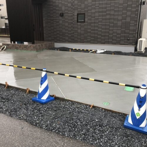 本日は雨の為に工事は休工となります。