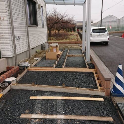カーポートの施工です。