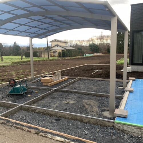 駐車場コンクリート下地作業です。