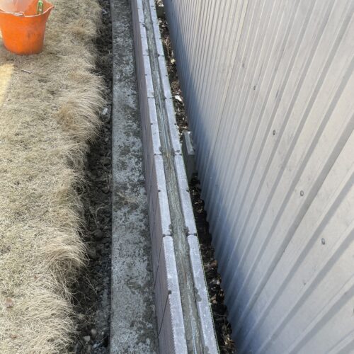 ブロック積みの横筋です