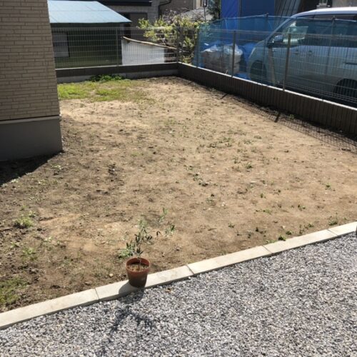 お待たせを致しました芝張りのご予定となります。本日は現地確認をさせて頂きまして日程等が決まりましたら芝張り作業となります。