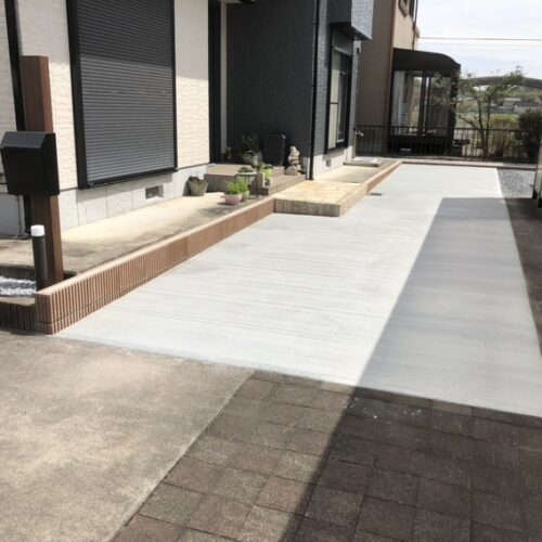 駐車場のコンクリートの養生も終わり工事作業完了となります。ありがとうございました。