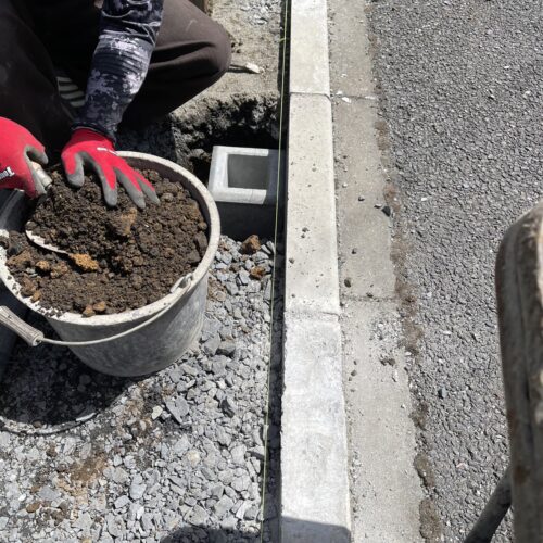 フェンスブロック施工です。