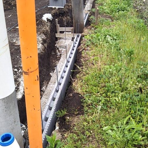 ブロック積みになります。