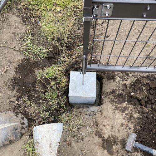 門扉施工状況です。