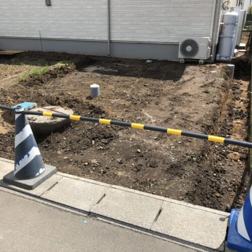 西側の境界ブロック部分の掘削作業となります。