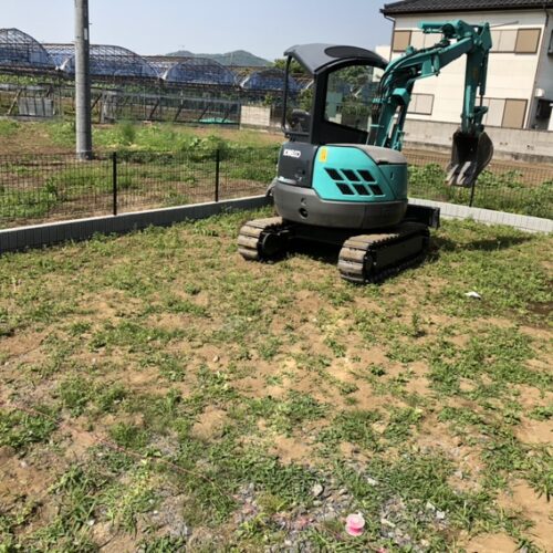 重機を回送して掘削作業開始です。