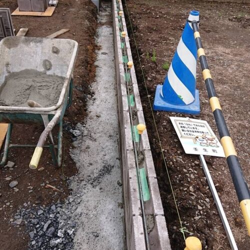 西側ブロックの横筋です。