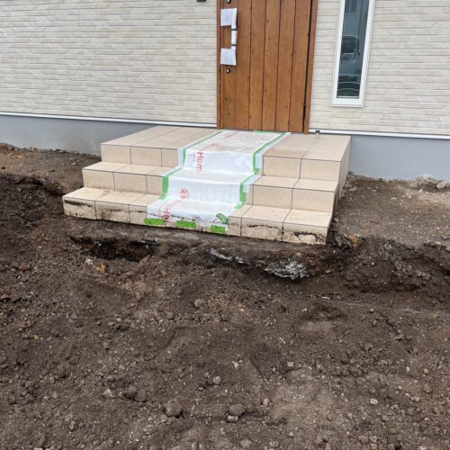 工事着工となります。掘削作業より開始です。