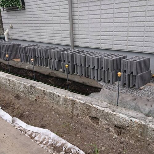 ブロック搬入です。